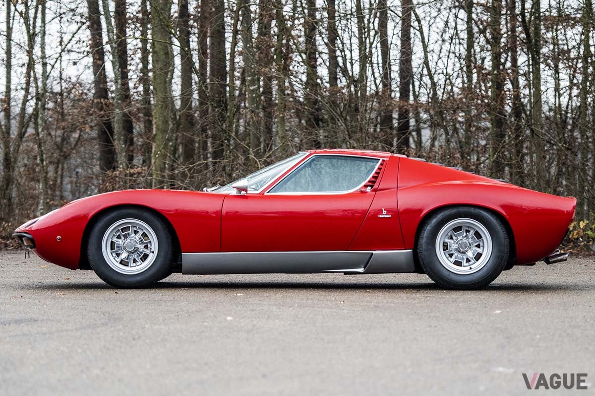 約3億1000万円で落札されたランボルギーニ「ミウラP400SV」（C）2020 Courtesy of RM Sotheby's