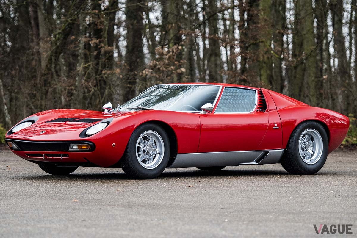 約3億1000万円で落札されたランボルギーニ「ミウラP400SV」（C）2020 Courtesy of RM Sotheby's