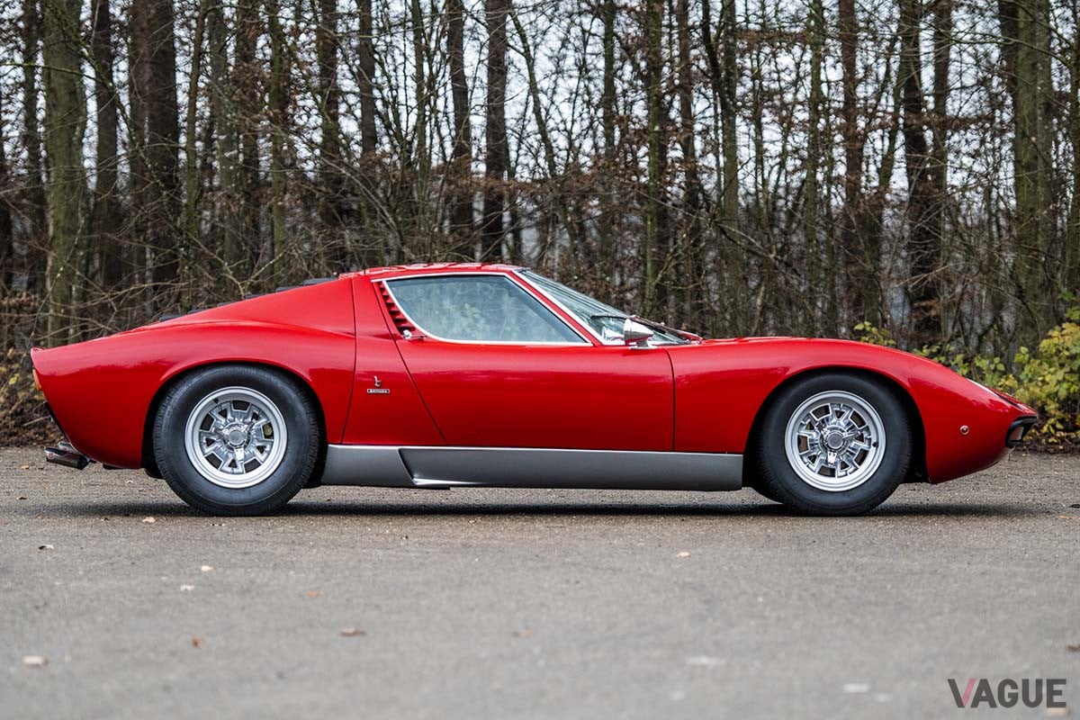約3億1000万円で落札されたランボルギーニ「ミウラP400SV」（C）2020 Courtesy of RM Sotheby's