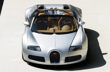 規格外の ブガッティ トリビア 平均オーナーの所有車は84台 ダイヤ1カラットが標準装備とは Vague ヴァーグ