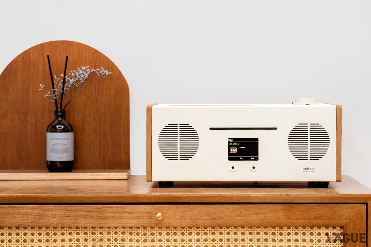CDプレイヤー、USBメディアプレイヤー、FMチューナーを搭載。Bluetooth 5.0にも対応しているため、手持ちのスマホなどを介してradikoやSpotifyなども楽しめる