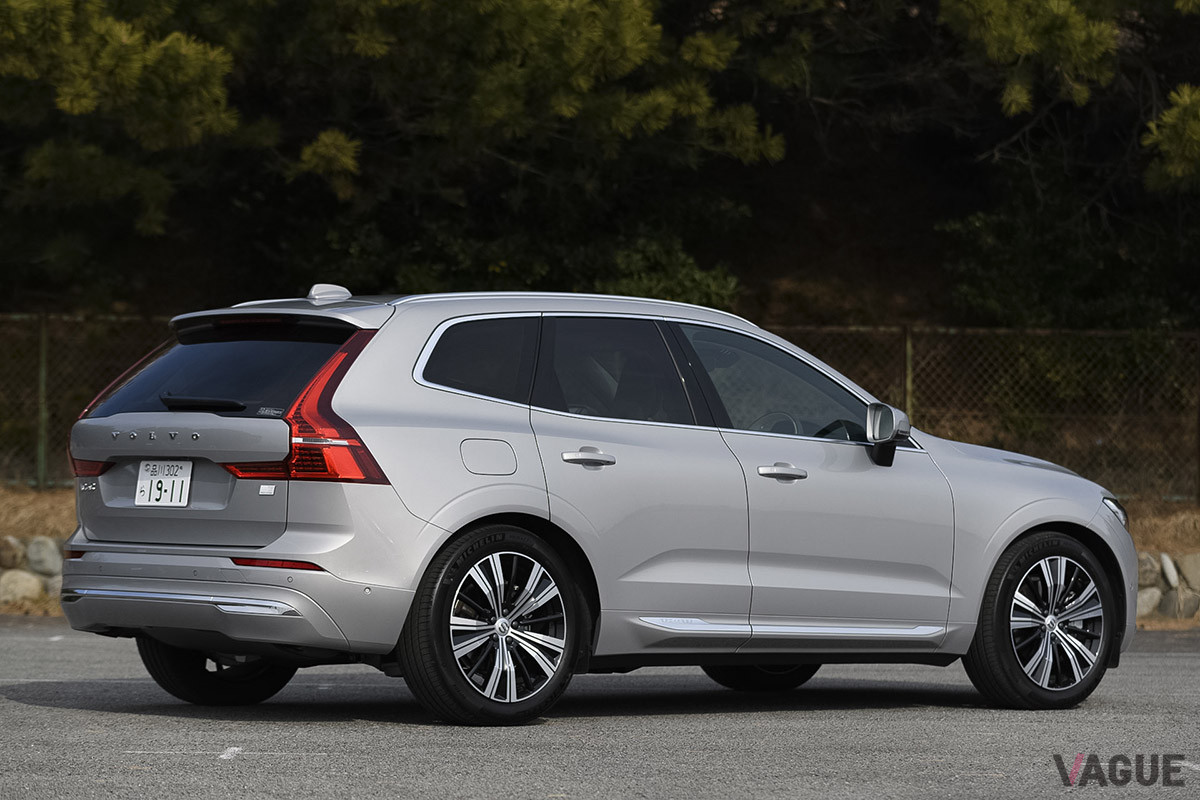 48VハイブリッドシステムのB5、さらに電動スーパーチャージャーを備えたB6、プラグインハイブリッドのT8（写真）を用意した（C）阿部昌也