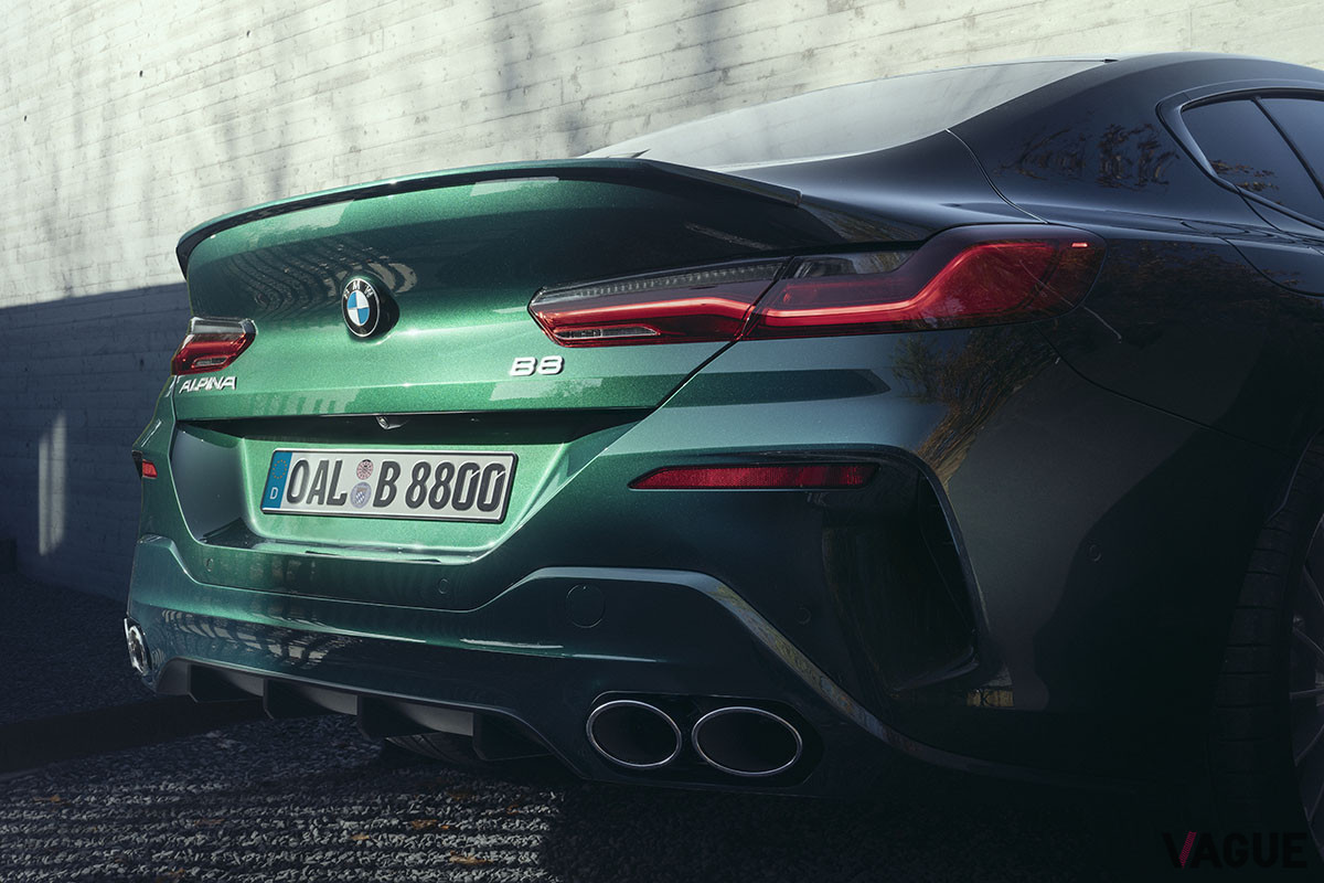 エキゾーストパイプは4本出しとダイナミックだが、派手なエアロパーツなどは一切装備されていない。それがアルピナの美学でもある（C）Alpina Automobiles