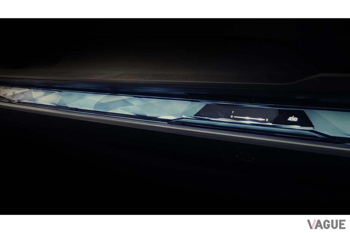 トリムにもクリスタルエレメントがあしらわれている（C）BMW AG
