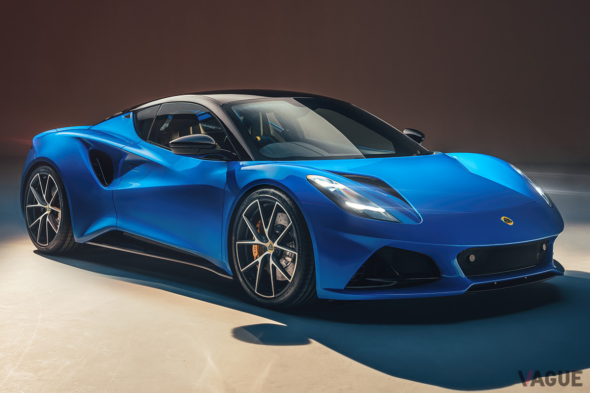 4気筒モデルは、ロータス初となるパドルシフト付き8速デュアルクラッチトランスミッションとなる