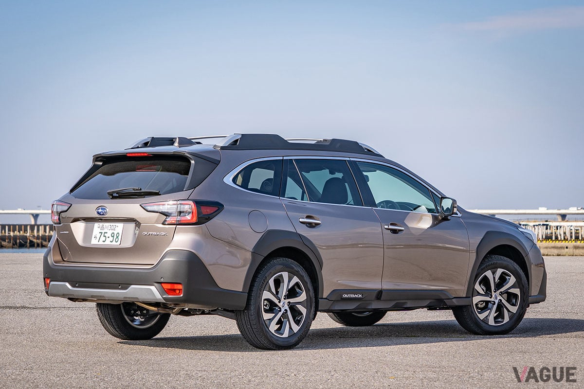 リアからの眺めは、元祖であるレガシィ ツーリングワゴンに通じる