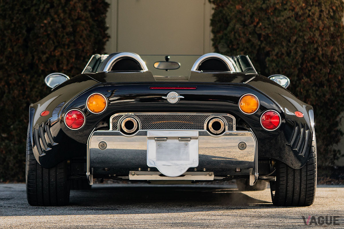 35万7000ドル（邦貨換算約4360万円）で落札されたスパイカー「C8スパイダー」（2006年式）（C）2022 Courtesy of RM Sotheby's