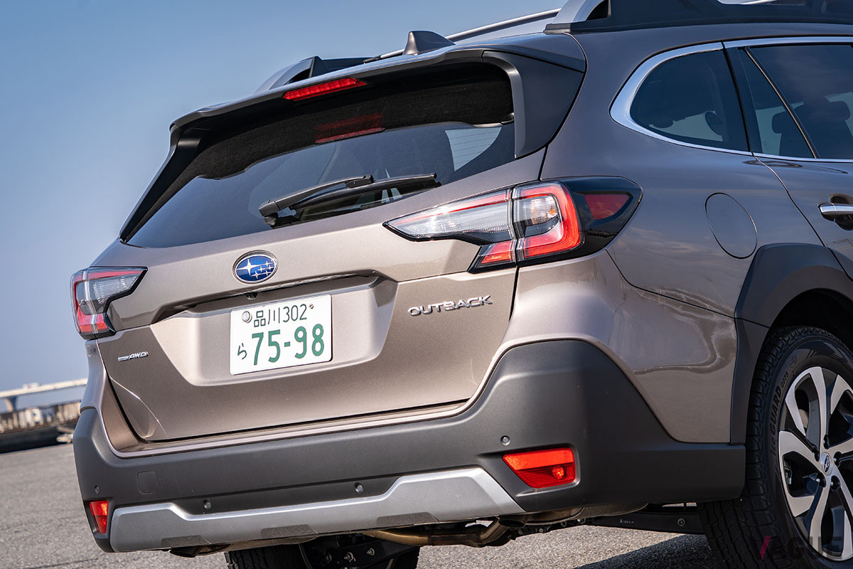 リア回りの造形は、アウトバックらしさを残しながら格段に洗練された