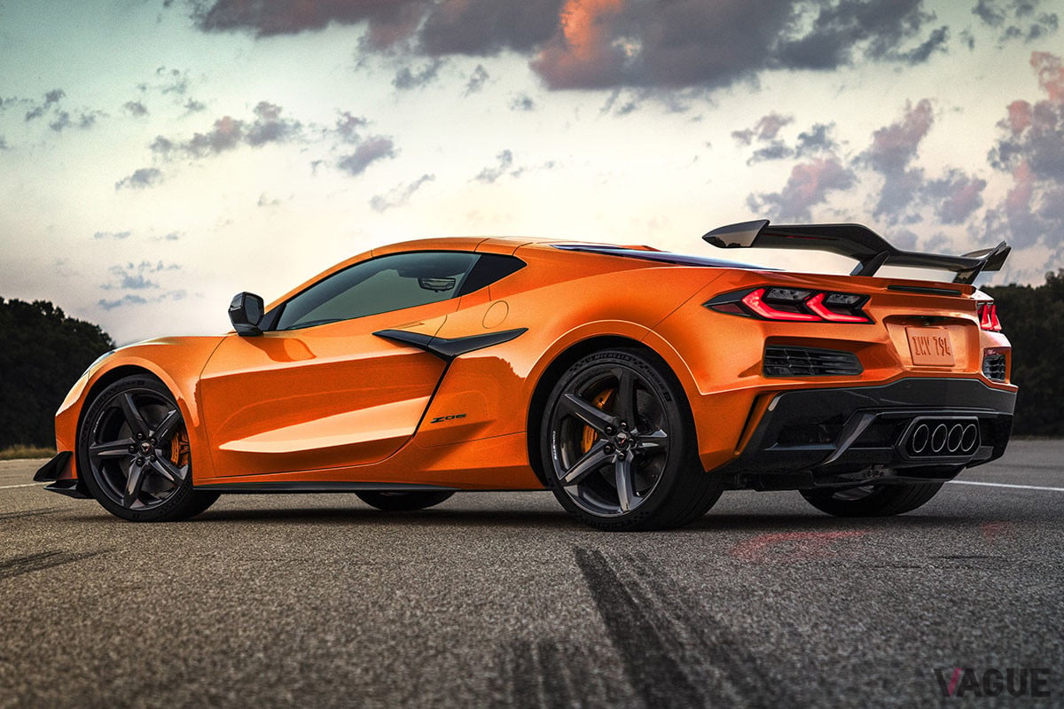 2023年式の「コルベットZ06」。ヨーロピアンスポーツカーさながらのスタイリッシュなMRスタイルに、専用のリアウイングといったエアロパーツが装備されている（C）General Motors