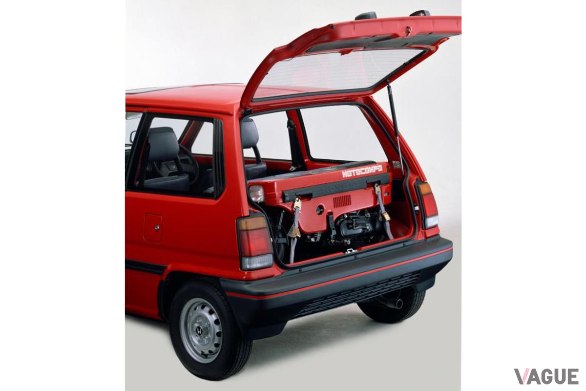 シティのラゲッジに収まるように設計されていた