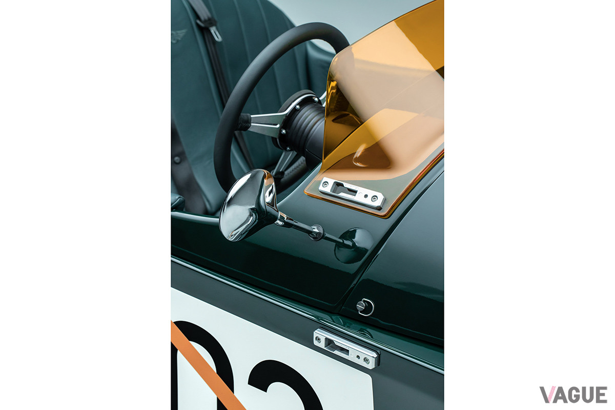 パーツの精密さや美しさは、ハンドメイドならではの魅力（C）Morgan Motor