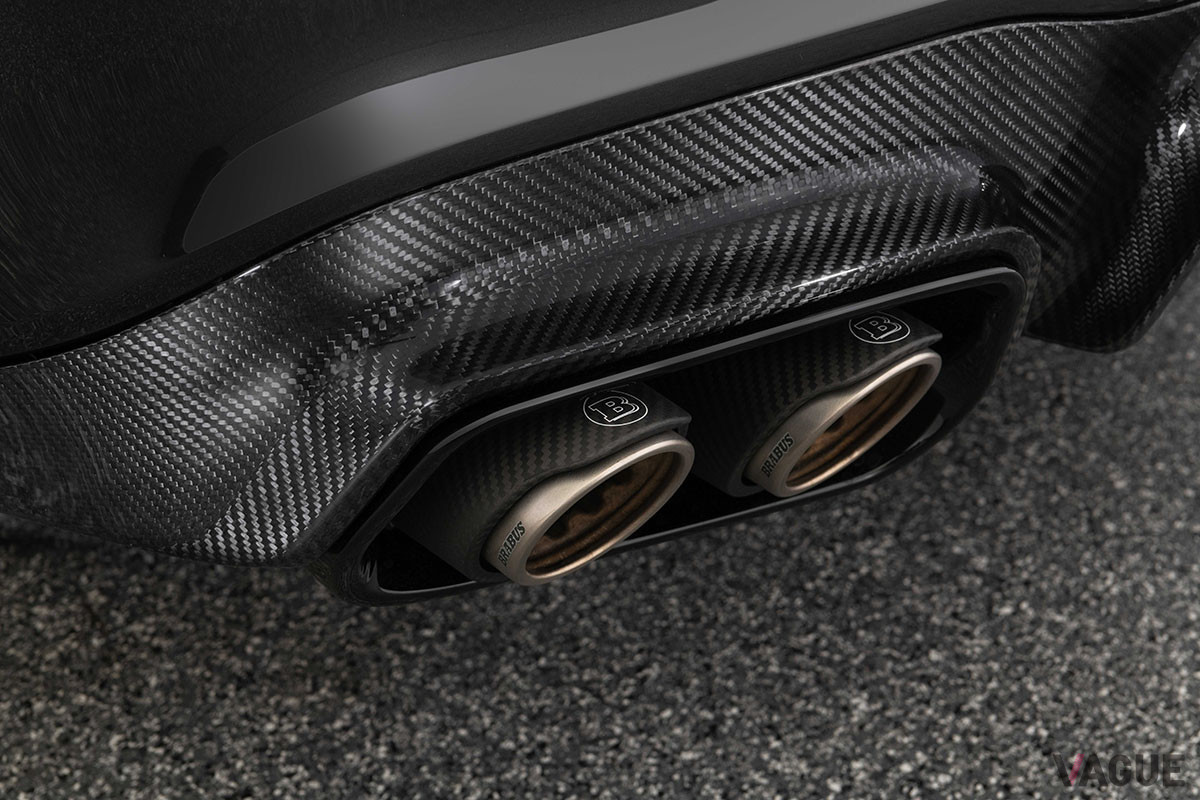 マフラーエンドはカーボンをセット