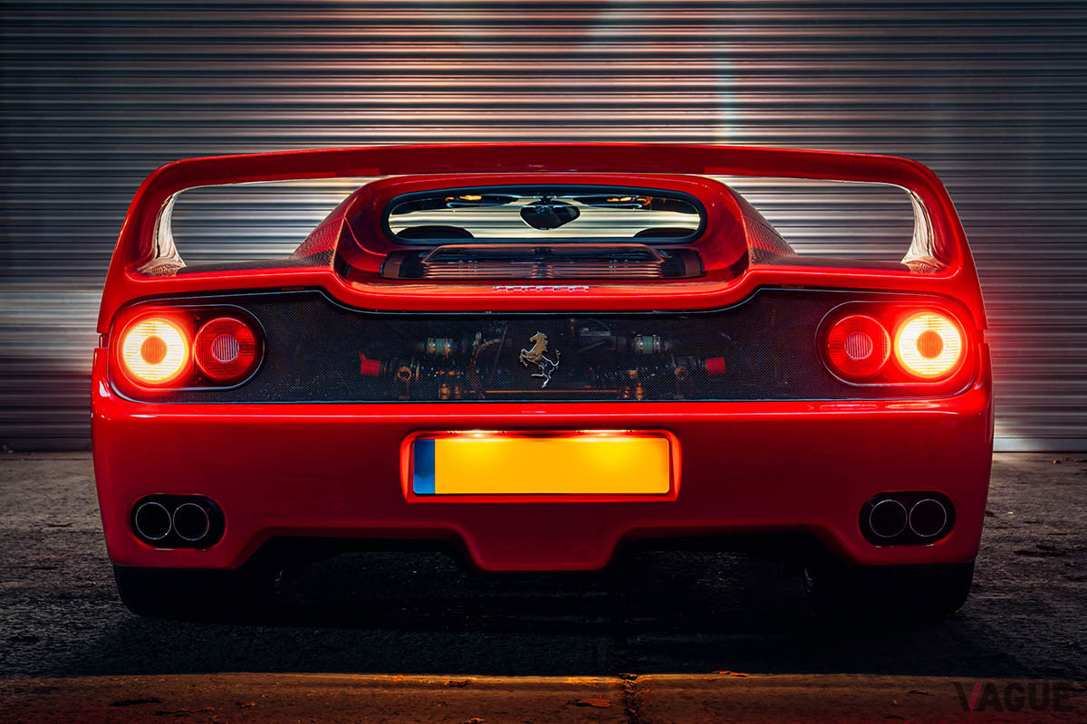 リアのデザインは、F40からの流れをくんだデザインだ（C）2021 Courtesy of RM Sotheby's
