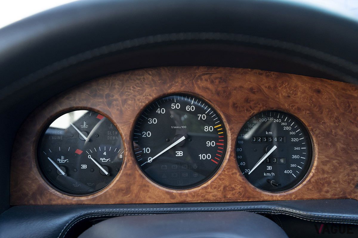 180万5000ユーロ（邦貨換算約2億3100万円）で落札されたブガッティ「EB110GT」（C）2021 Courtesy of RM Sotheby's