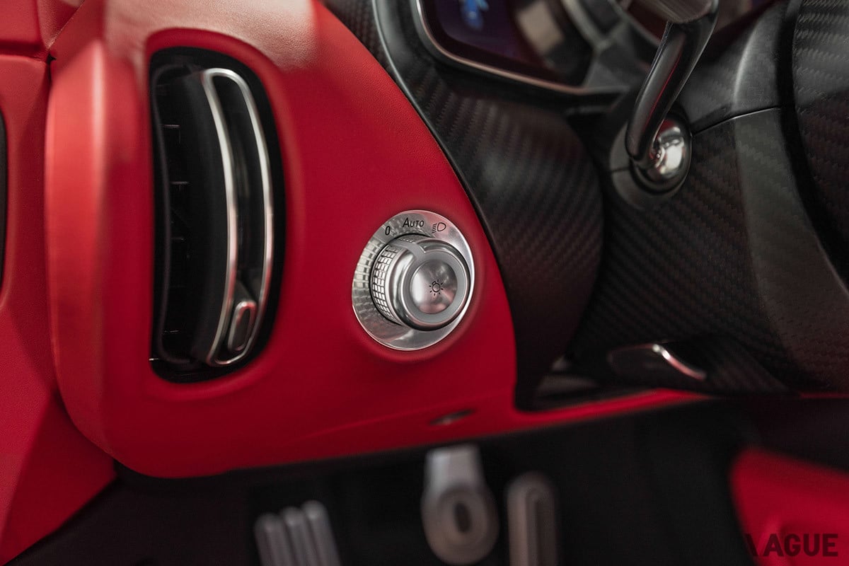 336万ドル（約4億600万円）で落札されたブガッティ「シロン・スポーツ」（C）2022 Courtesy of RM Sotheby's