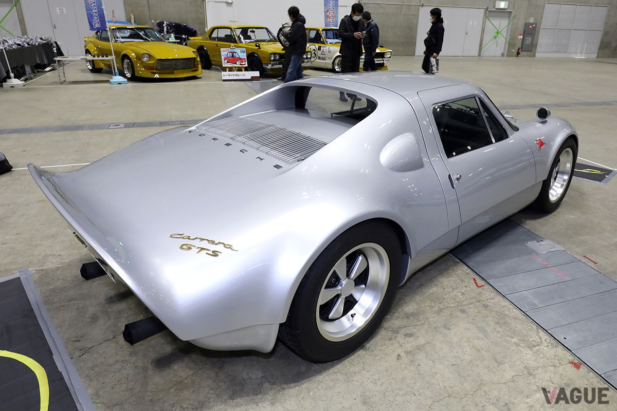クラシックカーのレストモッドが流行っているが、レプリカも気軽にクラシックカーのテイストを味わえる手段のひとつだ