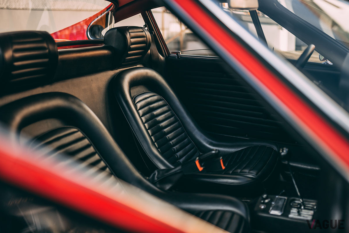 36万5000ユーロ（邦貨換算約4670万円）で落札された「ディーノ206GT」（C）2021 Courtesy of RM Sotheby's