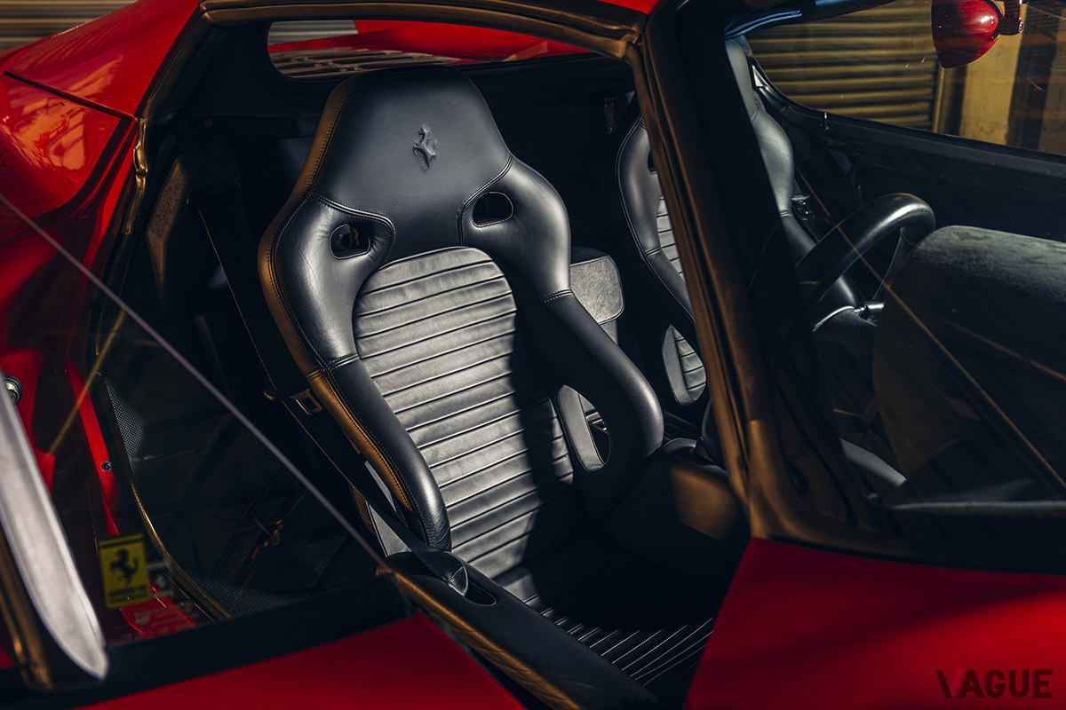 シートはブラックのフルレザー仕様となる（C）2021 Courtesy of RM Sotheby's
