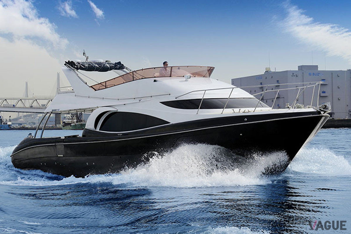 ボートショー本番会期中、横浜ベイサイドマリーナを出航し根岸湾を周遊する、ベイサイド周遊クルーズを運行