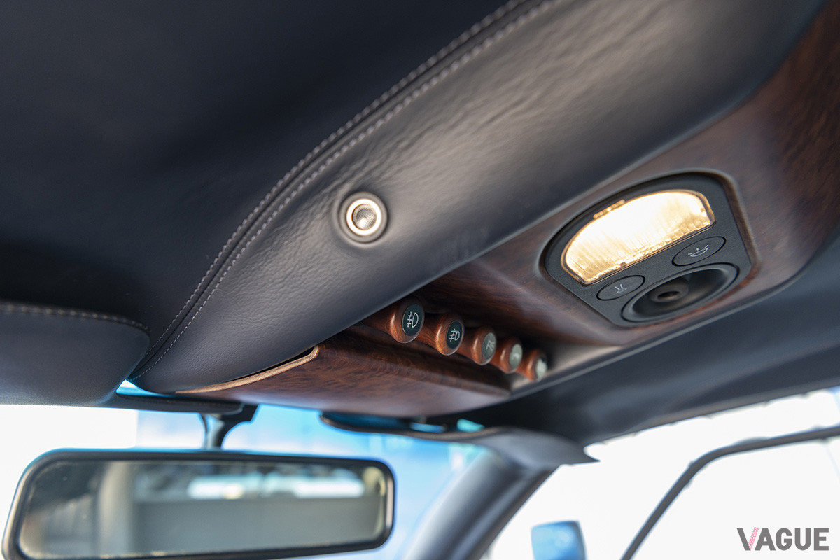 180万5000ユーロ（邦貨換算約2億3100万円）で落札されたブガッティ「EB110GT」（C）2021 Courtesy of RM Sotheby's