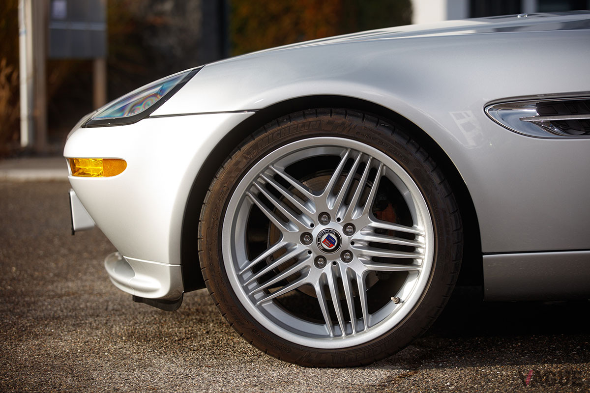 26万3750ユーロ（邦貨換算約3300万円）で落札されたBMWアルピナ「ロードスターV8」（C）2021 Courtesy of RM Sotheby's