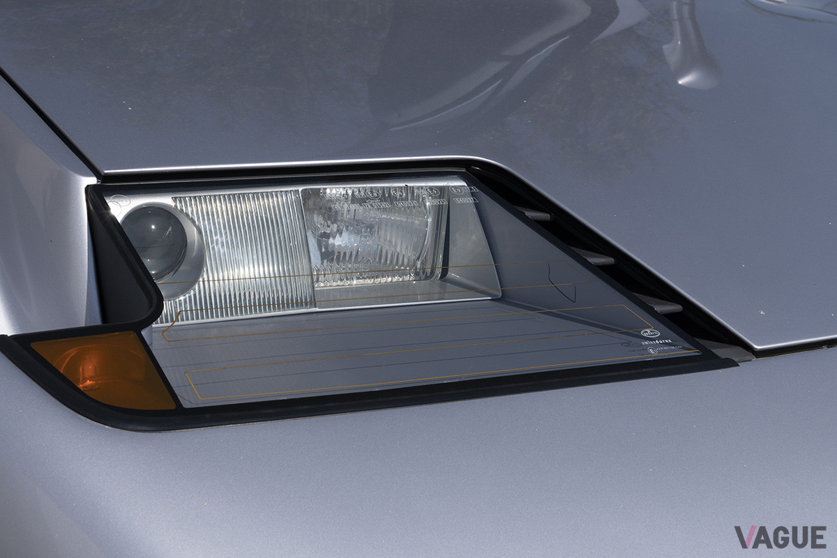 180万5000ユーロ（邦貨換算約2億3100万円）で落札されたブガッティ「EB110GT」（C）2021 Courtesy of RM Sotheby's