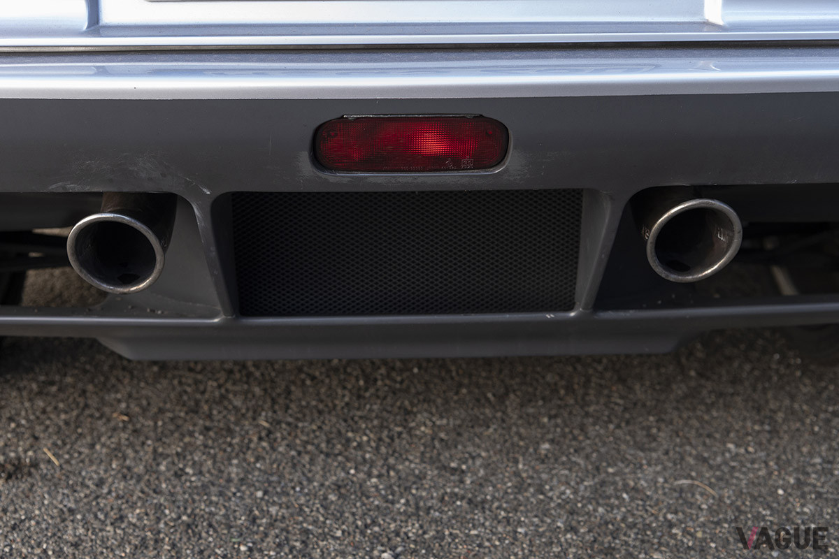 180万5000ユーロ（邦貨換算約2億3100万円）で落札されたブガッティ「EB110GT」（C）2021 Courtesy of RM Sotheby's