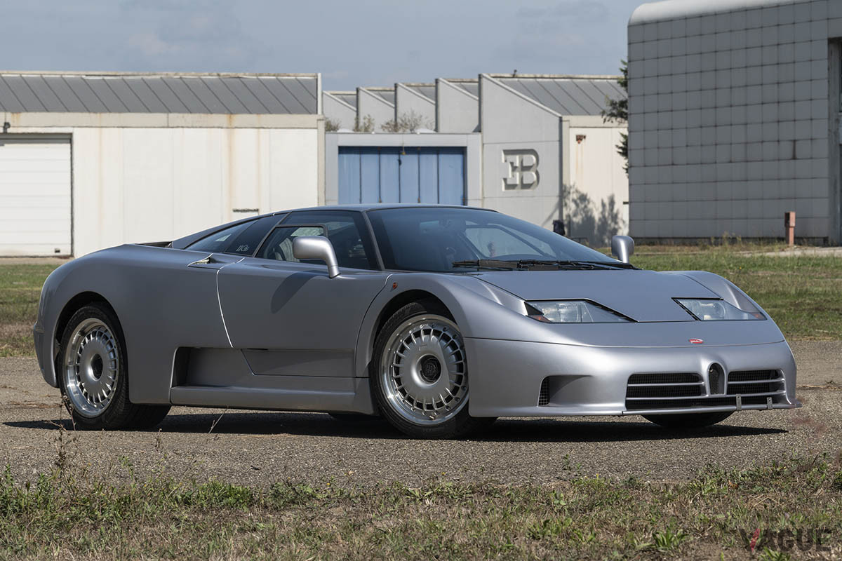 180万5000ユーロ（邦貨換算約2億3100万円）で落札されたブガッティ「EB110GT」（C）2021 Courtesy of RM Sotheby's