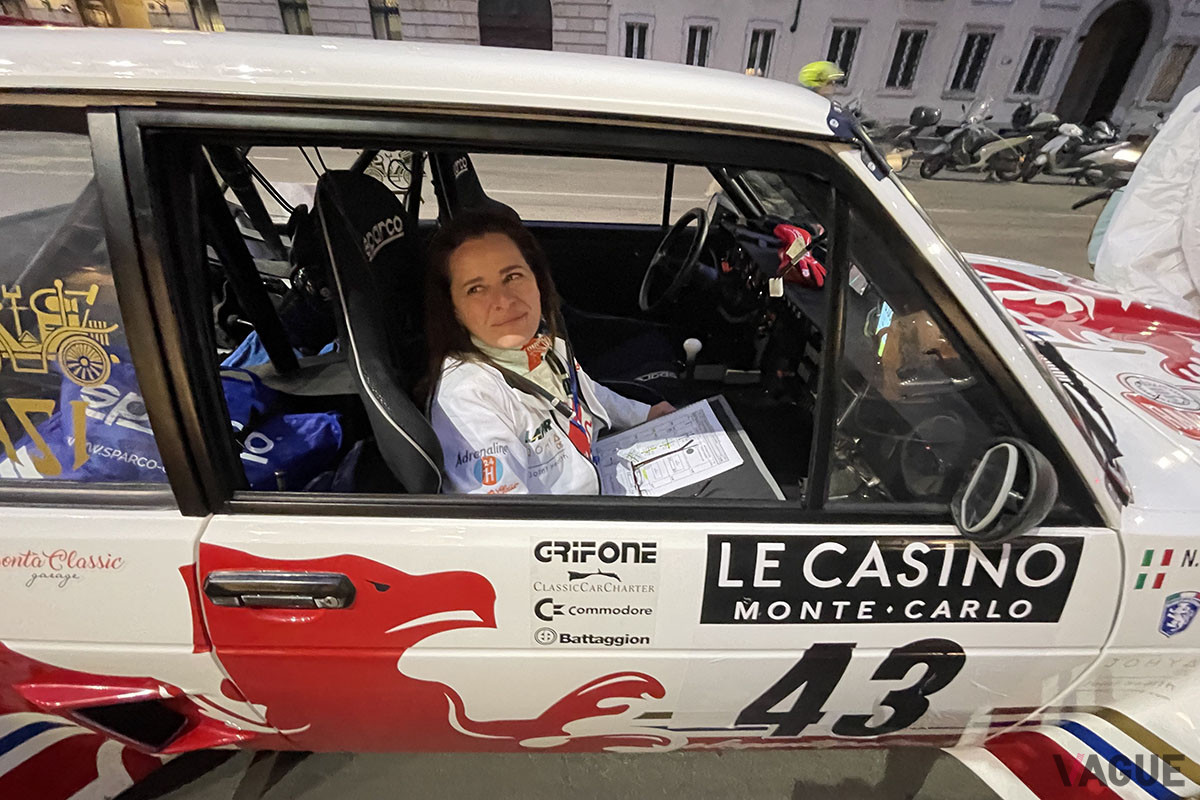 ゼッケン43番、フィアット「131 アバルト（1978年）」。コドライヴァーのアヌンチャ（Adrenaline24h）（C）Canossa Events