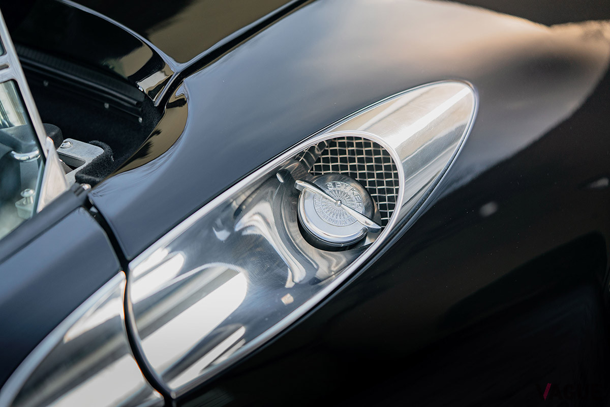 35万7000ドル（邦貨換算約4360万円）で落札されたスパイカー「C8スパイダー」（2006年式）（C）2022 Courtesy of RM Sotheby's