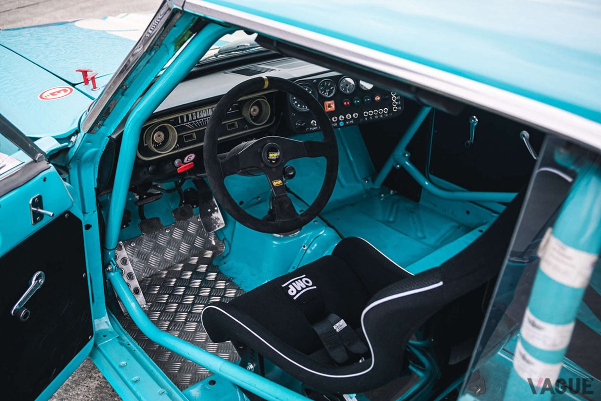 約850万円で落札されたフォード「ファルコン FIA レースカー」。元オーナーは、ローワン・アトキンソン卿だ（C）Silverstone Auctions Limited 2021