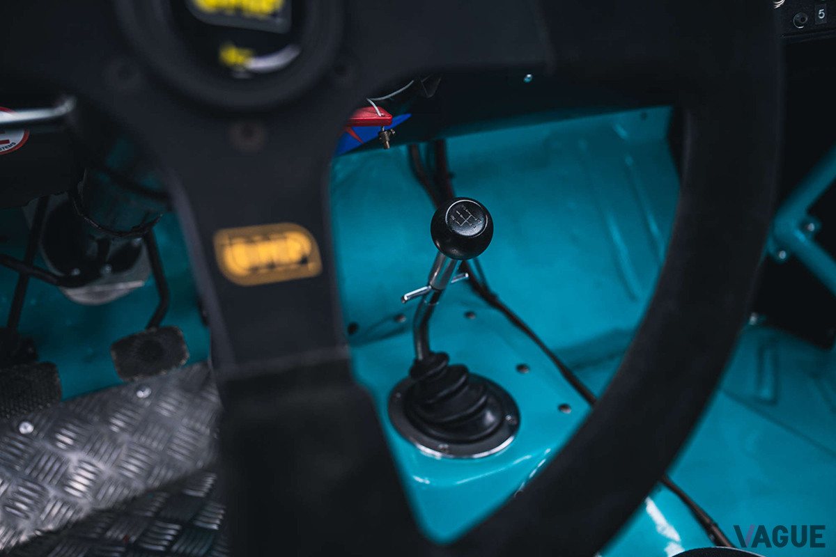 約850万円で落札されたフォード「ファルコン FIA レースカー」。元オーナーは、ローワン・アトキンソン卿だ（C）Silverstone Auctions Limited 2021