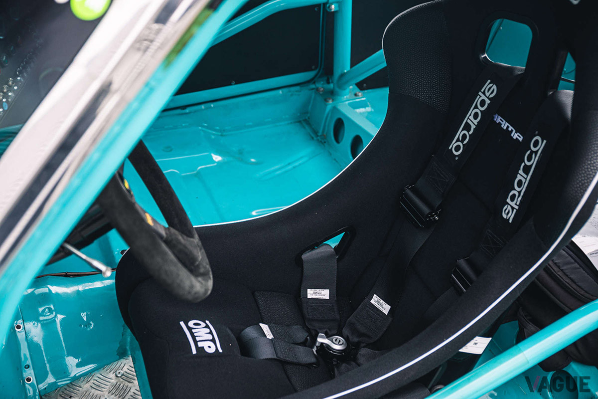 約850万円で落札されたフォード「ファルコン FIA レースカー」。元オーナーは、ローワン・アトキンソン卿だ（C）Silverstone Auctions Limited 2021