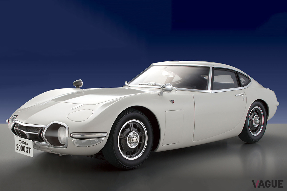 1／10スケールで名車を巧みにモデルアップ。完成時は全長約417mm、全幅約160mm、全高約120mmにもなるビッグサイズだ