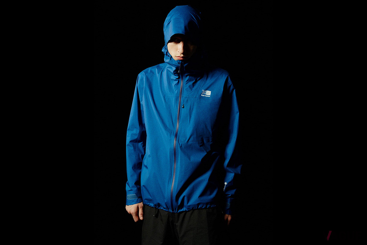 ファストパッキングやスピードハイクといったアクティビティを想定して開発された「G-TX パックライト プラス ジャケット」