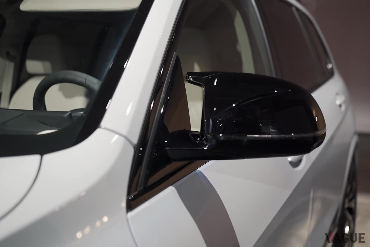 「X7 M60」に採用されたMミラー（C）BMWBLOG（YouTube）