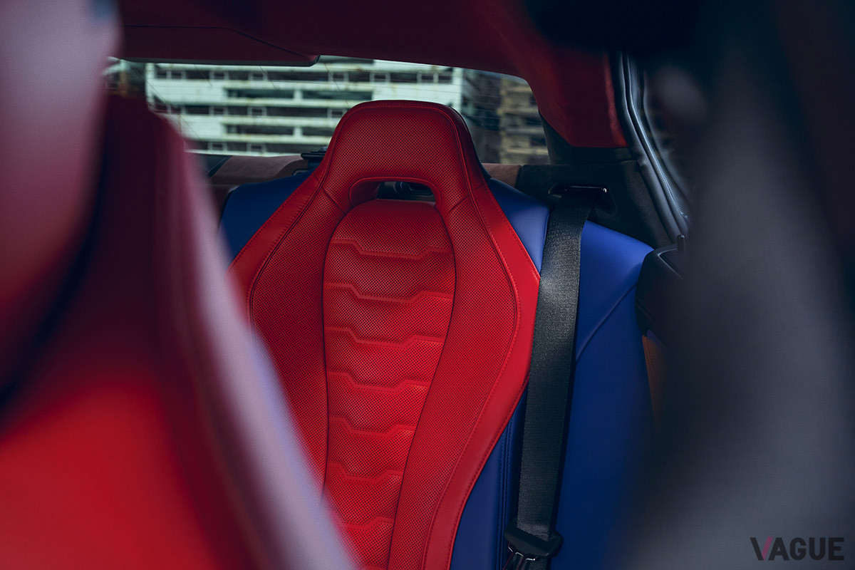 ブルーとレッドの組み合わせのスーパーヒーローには、スーパーマンもいる