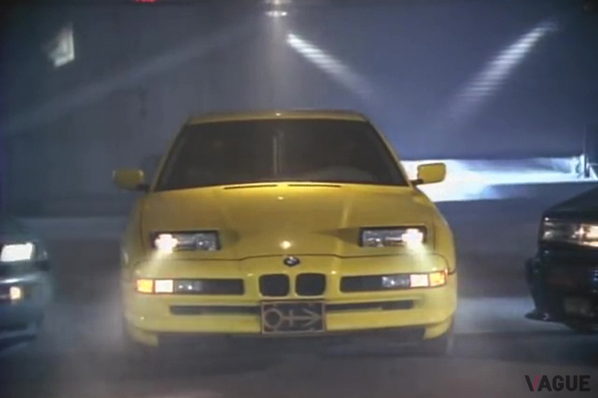 登場する「8シリーズ」のナンバープレートは、プリンスが別名義として制作した「シンボルマーク」（C）YouTube（Prince）