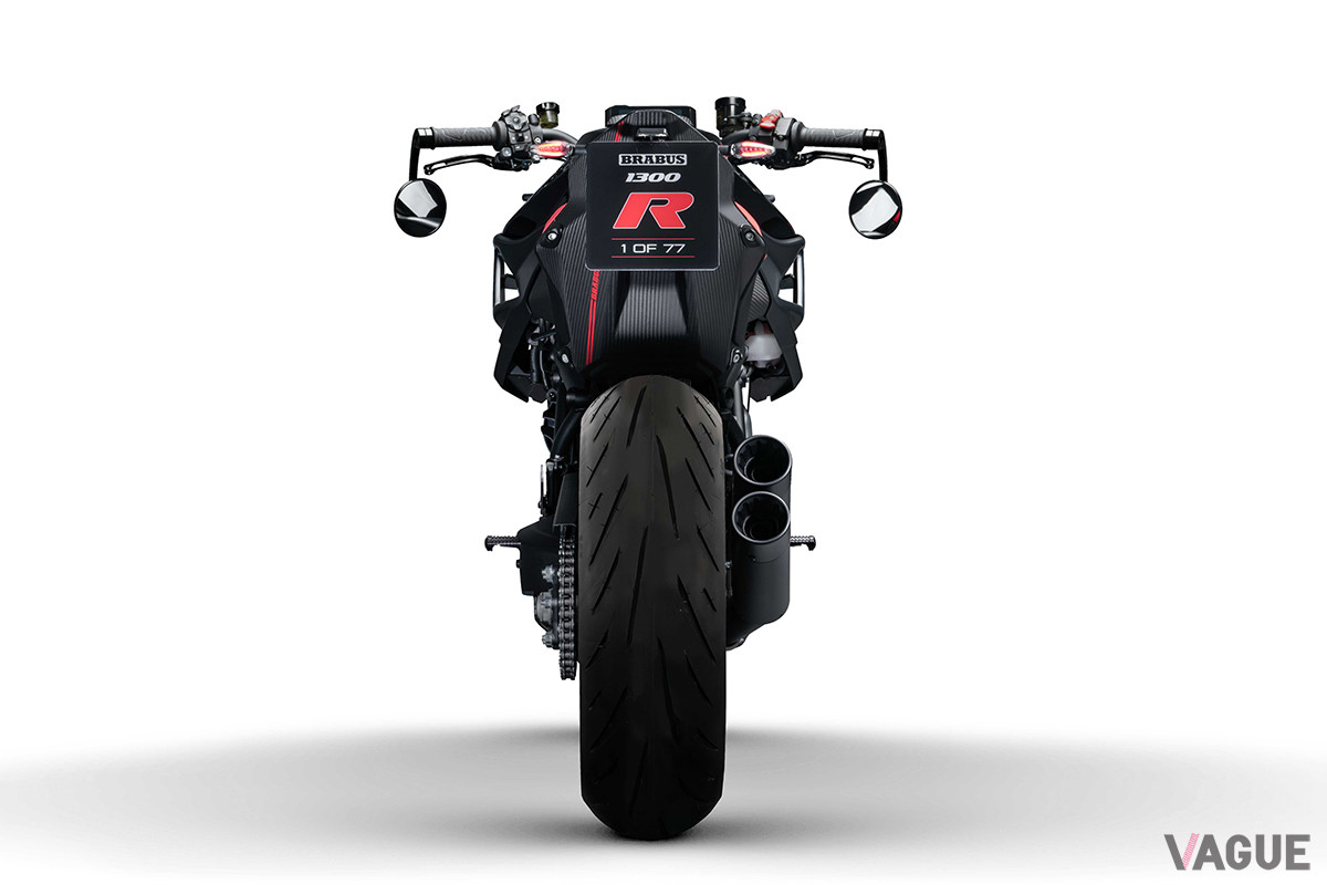 インテグレーテッド ブレーキライトと一緒になったLEDターンインジケーターは「1290 SUPER DUKE R EVO」と大きくデザインが変更された