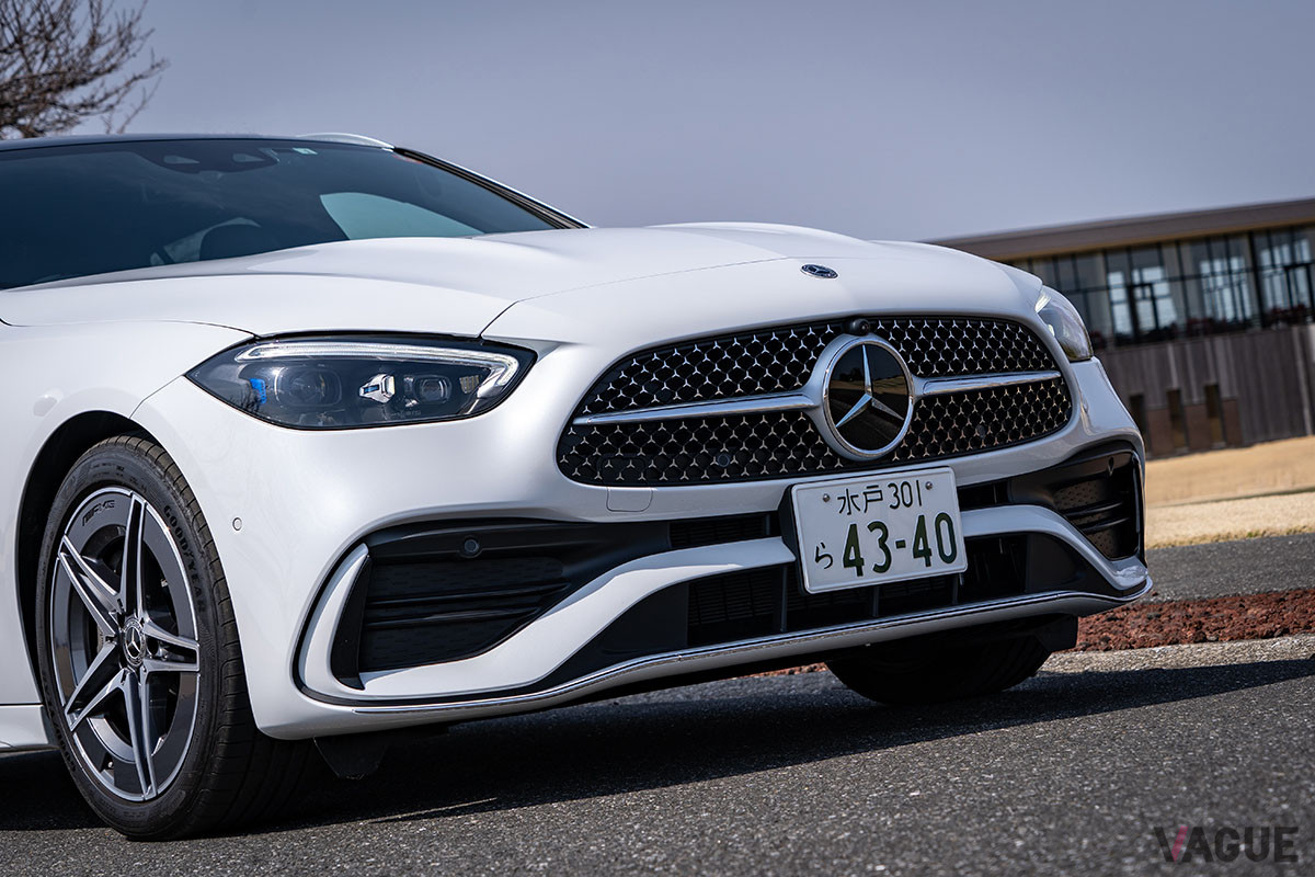 試乗車はオプションの「AMGライン」を装着したモデル。フロント回りはバンパー形状がスポーティになり、グリルには星のようにスリーポインテッドスターが散りばめられる