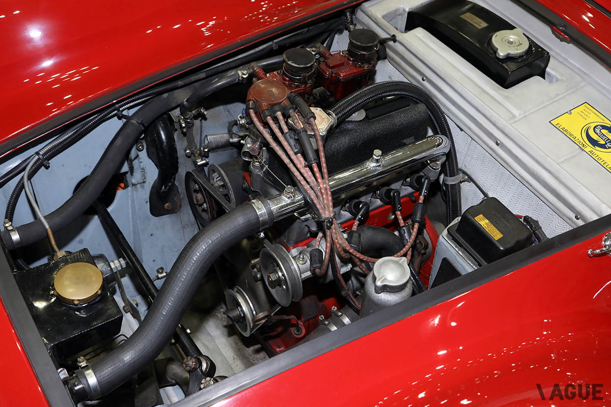 排気量は741ccで最高出力は60bhp（40kW）