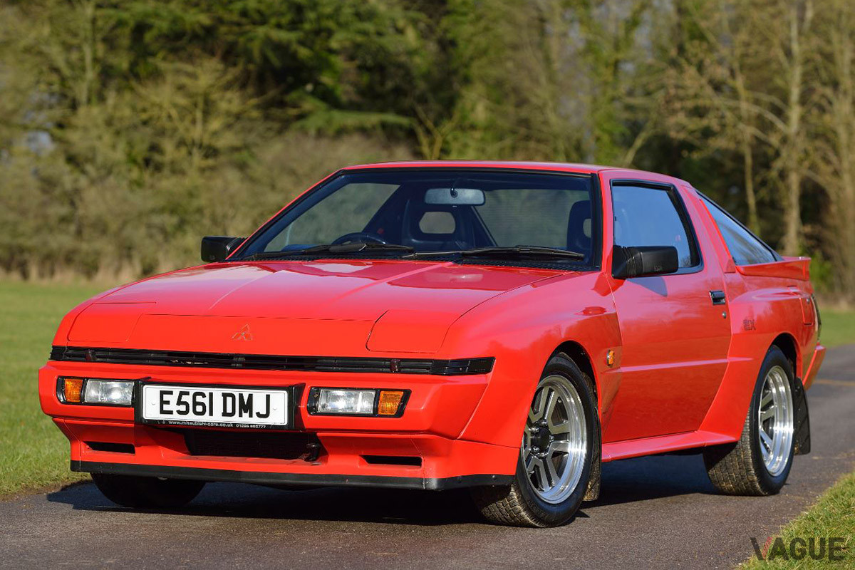 MVでは淡い水色を纏っていた三菱「スタリオン」。ラリーの世界で大活躍した伝説的名車だが、8年間、1世代で販売終了してしまった（C）Twitter（@MitsubishiUK）