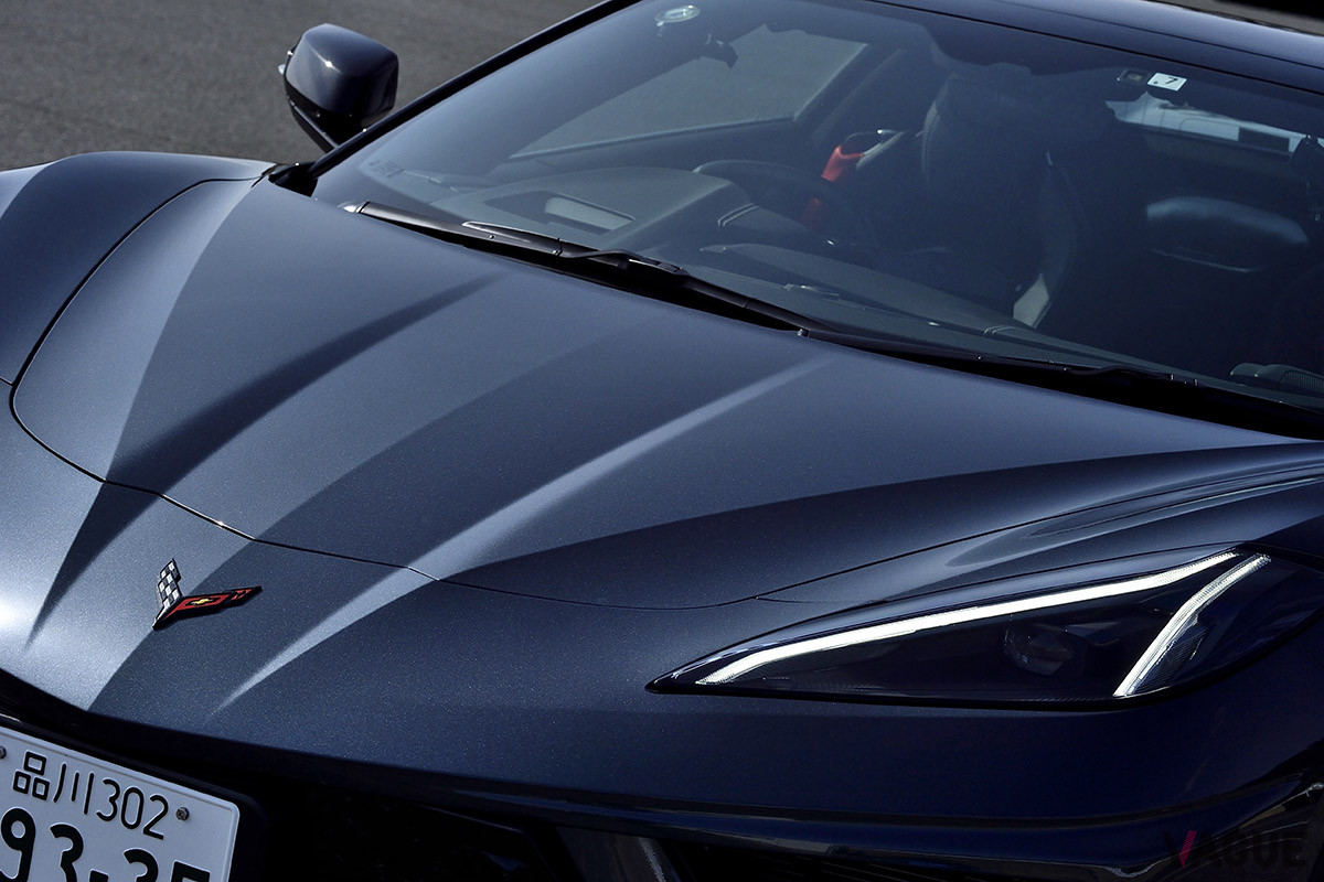 随所にエッジの効いたデザインを見ることができる