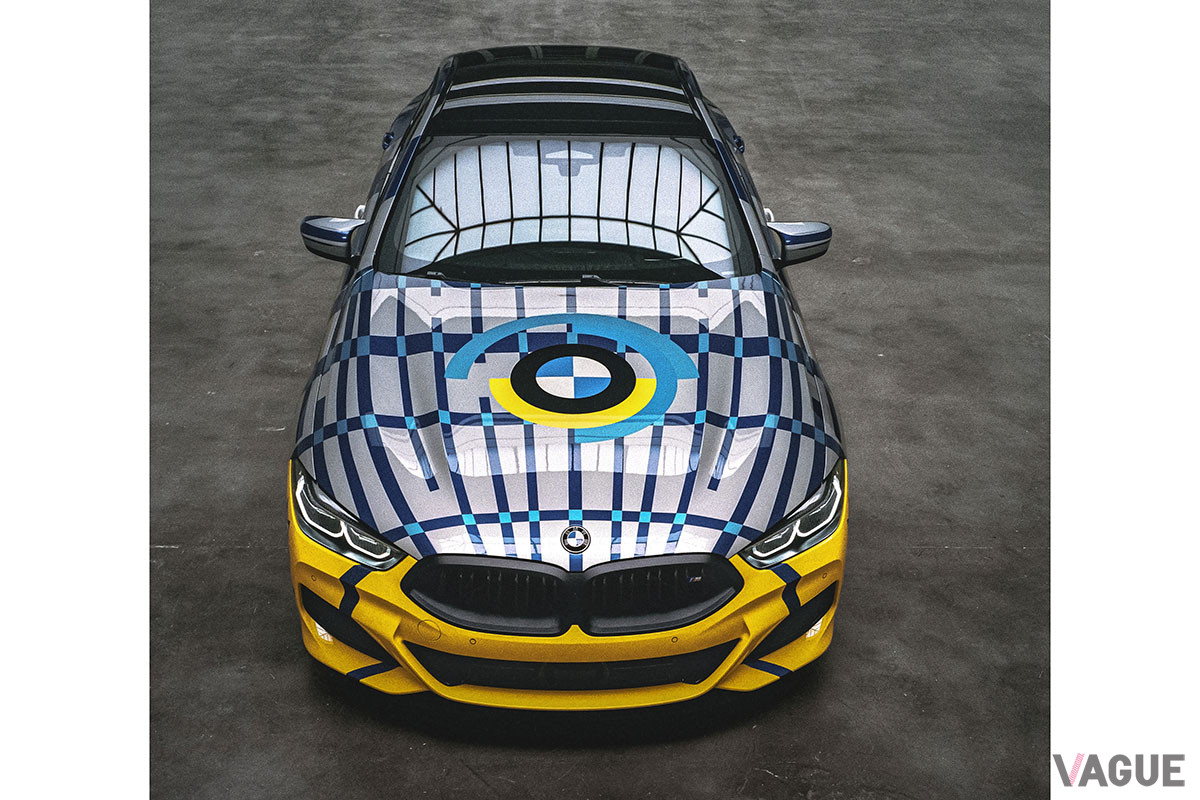 アメコミヒーローといえば、胸に大きなマークが入っていることが多い。それを連想させるBMWのプロペラマーク