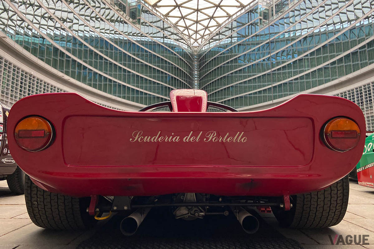 アルファ ロメオ「Tipo 33／2 Fleron」1967年）の後ろ姿（C）Scuderia del Portello