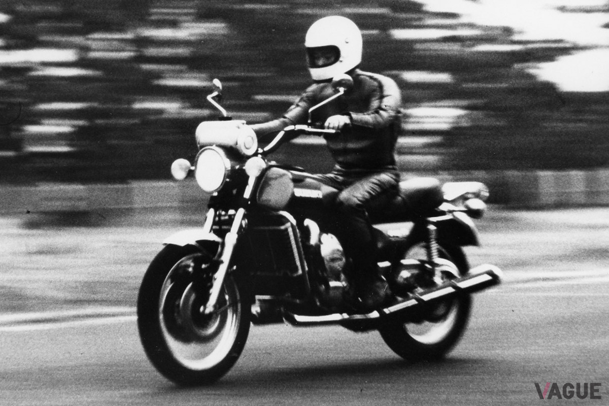 衝撃のデビューをした1974年当時のスズキ「RE-5」