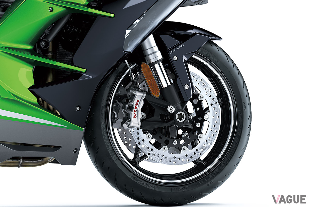 「Ninja H2 SX SE」のフロントブレーキには、ブレンボ社製のストリート用モノブロックキャリパーを採用。よりダイレクトな制動フィールを実現している