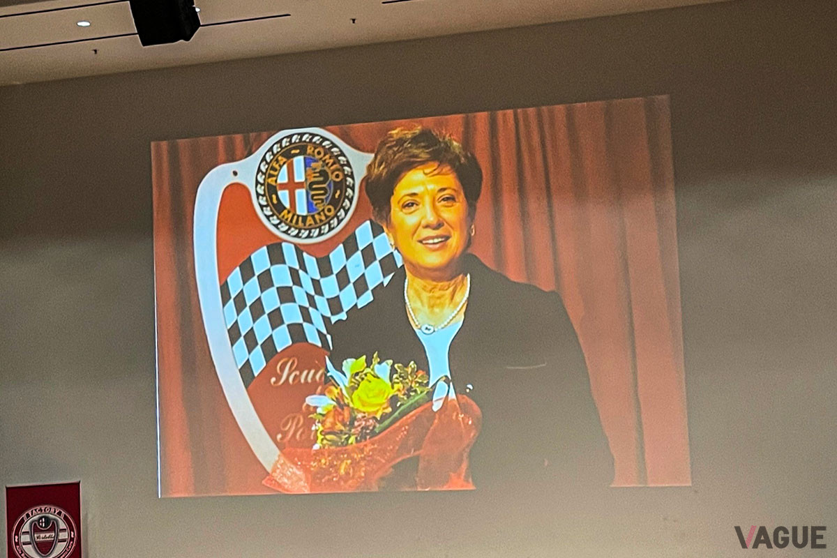 昨年亡くなったスクーデリア・デル・ポルテッロを長年にわたって支えてくれたマルコ・カイヤーニ（Marco Cajani）会長の妻、マリレーナさん（Marilena ）を偲んで