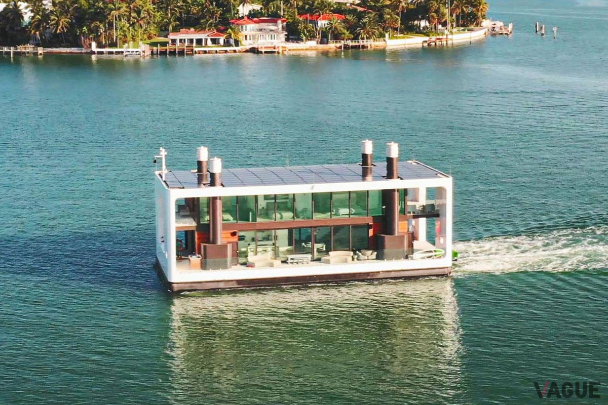 クルーズするアークアップ1号。正式なモデル名は、全長75フィートにかけて「アークアップ 75」と呼ばれている（C）Arkup