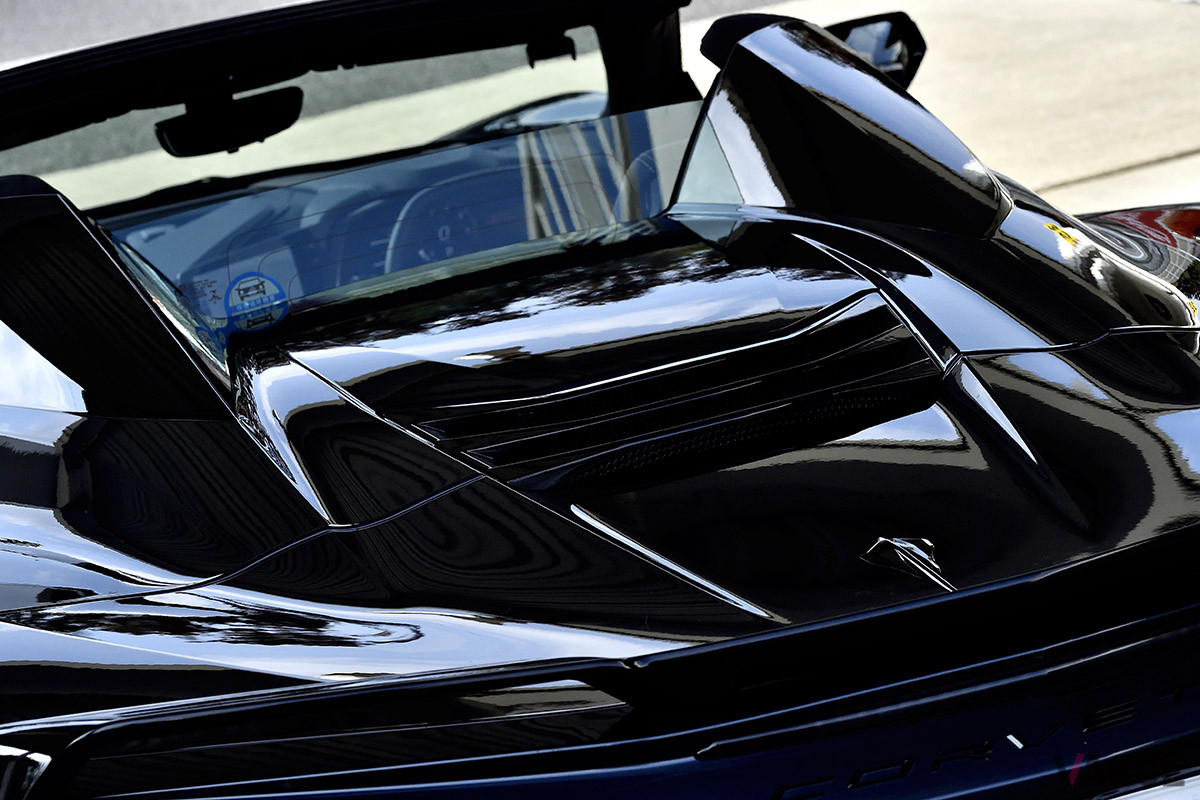 エッジが効きまくりのデザイン